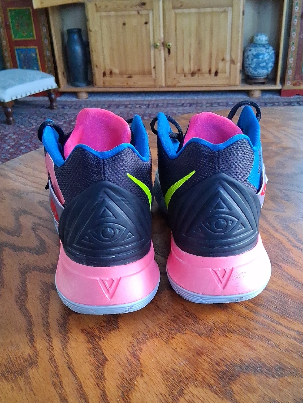 Nike Kyrie 5 "Just Do It" Black Mesh Pink Blue Basketball Sneakers Men's Size 12 - Picture 7 of 14